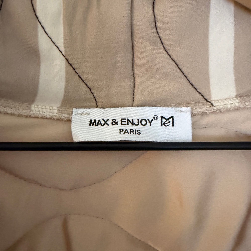 Chic Beige Patterned Puffer Jacket - image 4